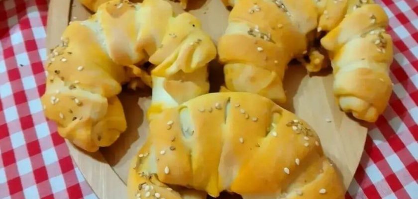طرز تهیه پیراشکی گوشت و قارچ با خمیر خانگی