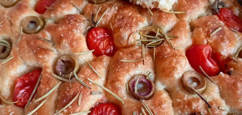 طرز تهیه نان فوکاچیا ایتالیایی اصیل و خوشمزه