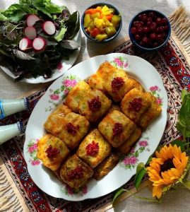 طرز تهیه دلمه کلم برگ سفید مجلسی با گوشت چرخ کرده
