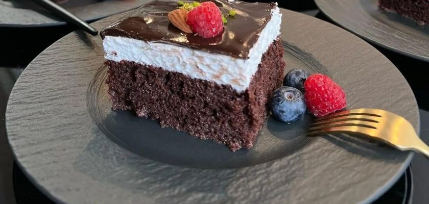 طرز تهیه کیک خیس خامه ای ترکیه ای