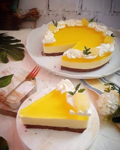 طرز تهیه چیز کیک یخچالی آناناس با بیسکوئیت پتی بور بدون فر