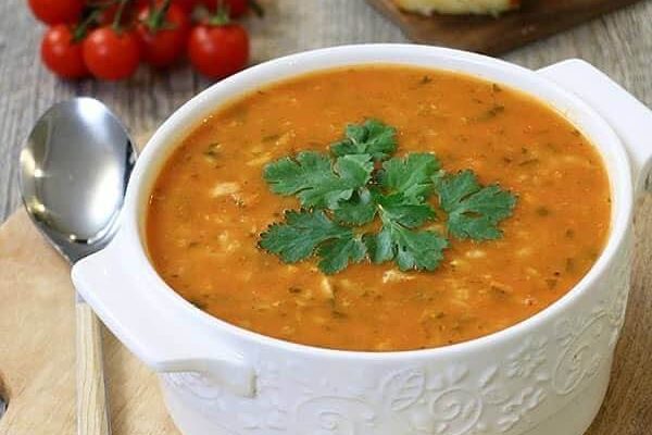 طرز تهیه سوپ جو پوست کنده قرمز رستورانی با مرغ