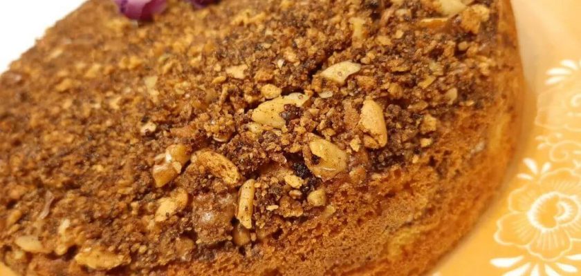 طرز تهیه کیک کرامبل آجیلی
