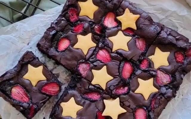 طرز تهیه براونی نسکافه ای کافی شاپی