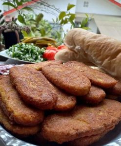 طرز تهیه کتلت ساندویچی لاهیجان