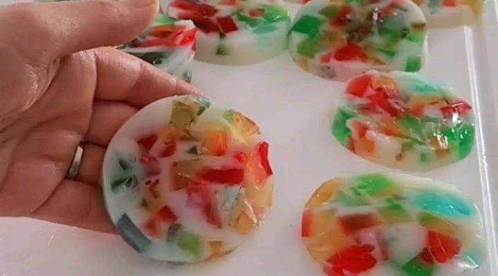 طرز تهیه ژله خرده شیشه تک نفره بدون قالب