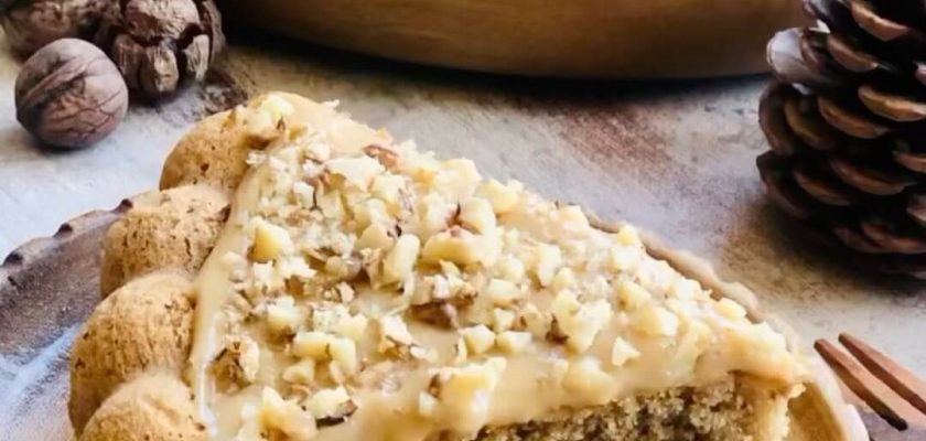 طرز تهیه کیک گردویی با سس کارامل