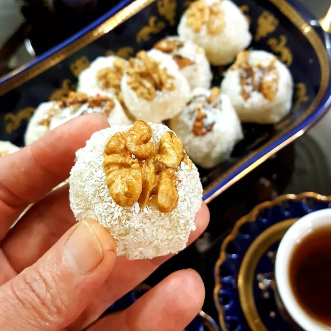 طرز تهیه باسلوق بازاری کشدار با پیمانه ساده و خوشمزه