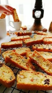 طرز تهیه بیسکاتی ساده