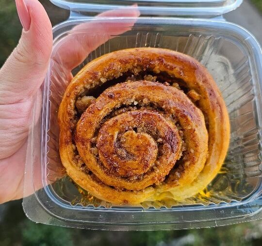 طرز تهیه رول باقلوا با خمیر خانگی خوشمزه و متفاوت