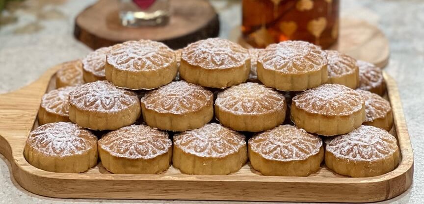طرز تهیه شیرینی مغزدار خرمایی خوشمزه و مقوی