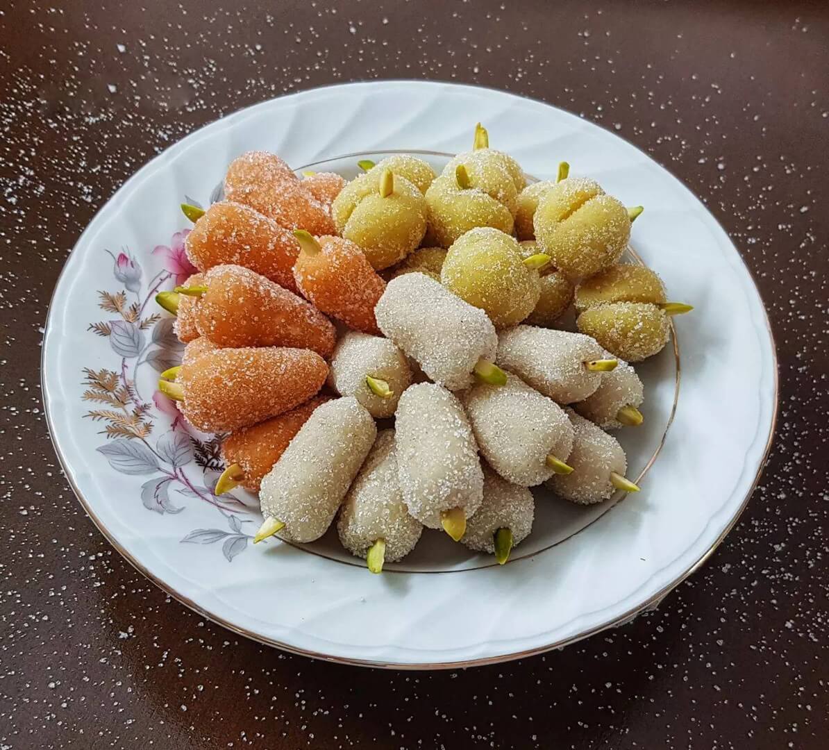 طرز تهیه شیرینی توت بادامی ساده و شیک و خوشمزه