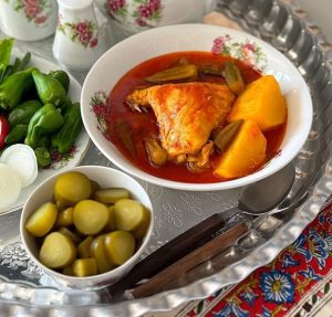 طرز تهیه خوراک مرغ و بامیه